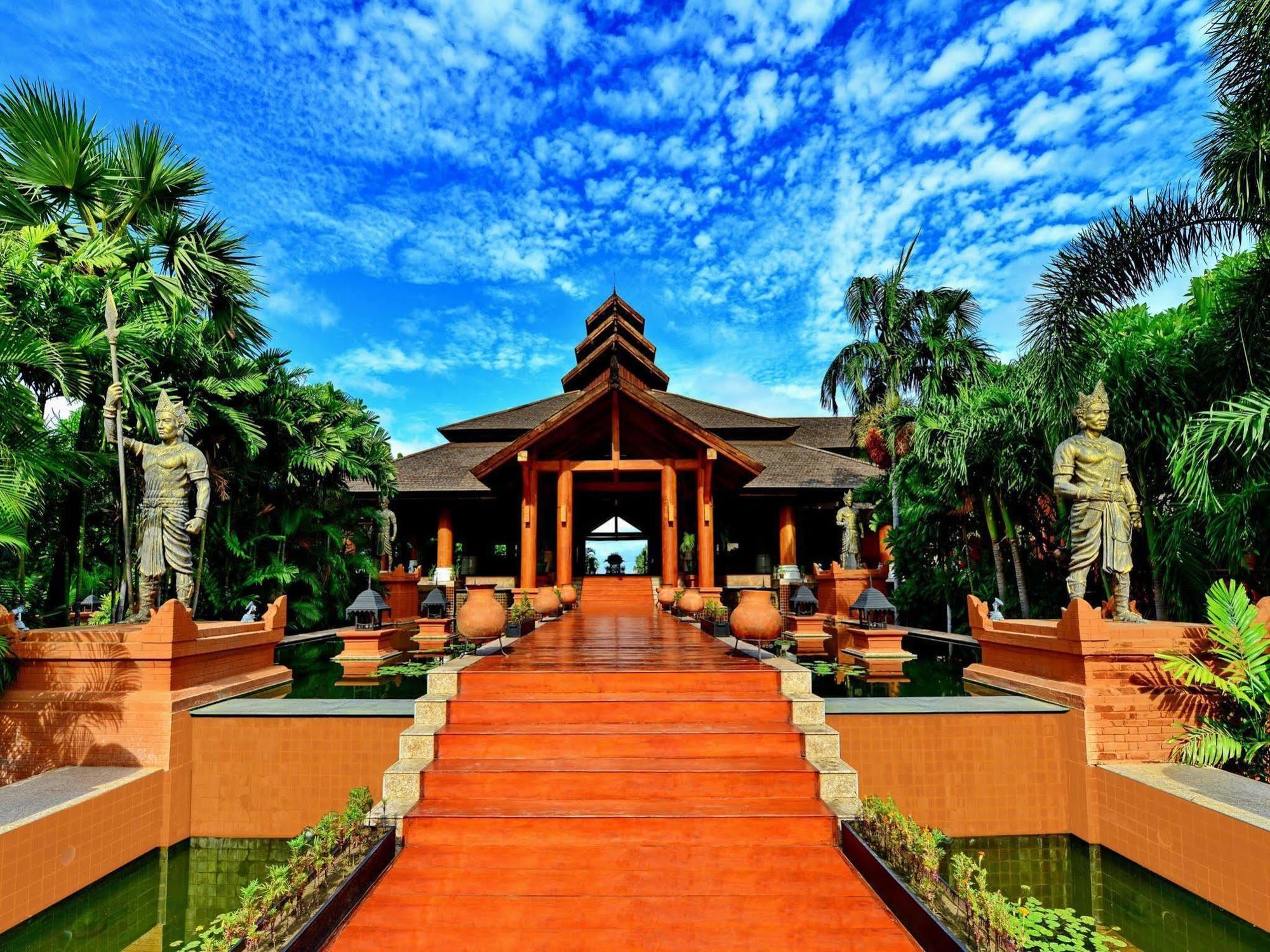 Aureum Palace & Bagan Nyaung-U
